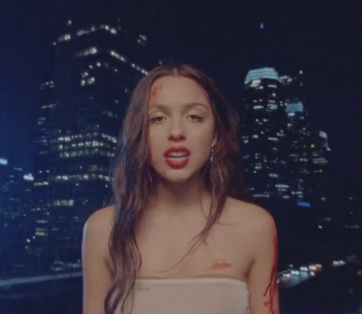 Olivia Rodrigo vampire anniversary (photo 3 of 4)