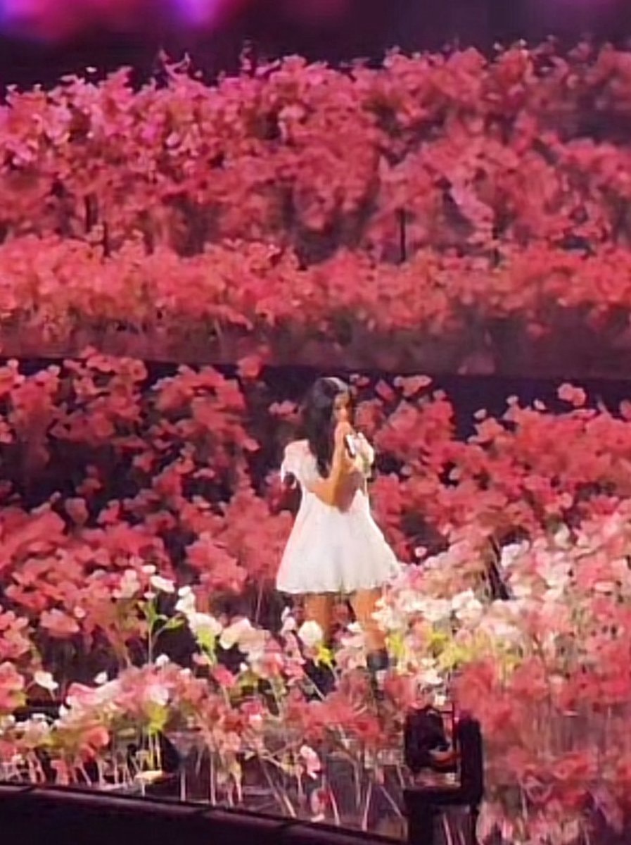 Olivia Rodrigo The Unraveled Tour (photo 2 of 2)