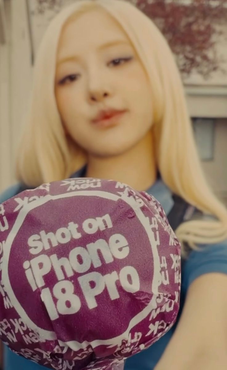 ROSÉ New Trick release (photo 2 of 2)
