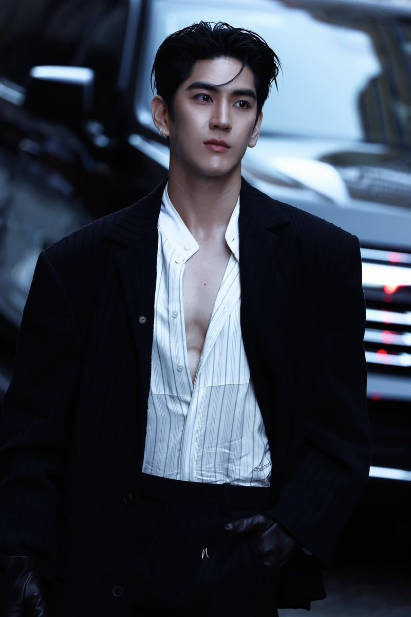 Sea Tawinan Calvin Klein show (photo 2 of 2)