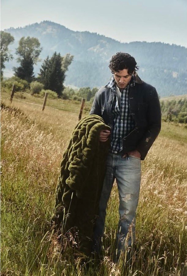 Belmont Cameli Lola Blankets (photo 2 of 3)