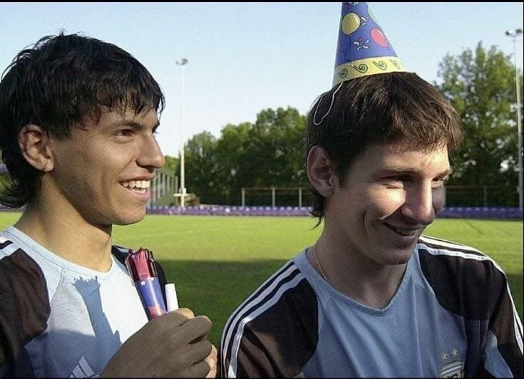 Kun Agüero and Leo soccer story