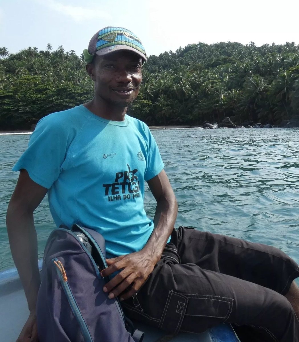 Manuel Gomes sea turtle conservation (photo 1 of 2)