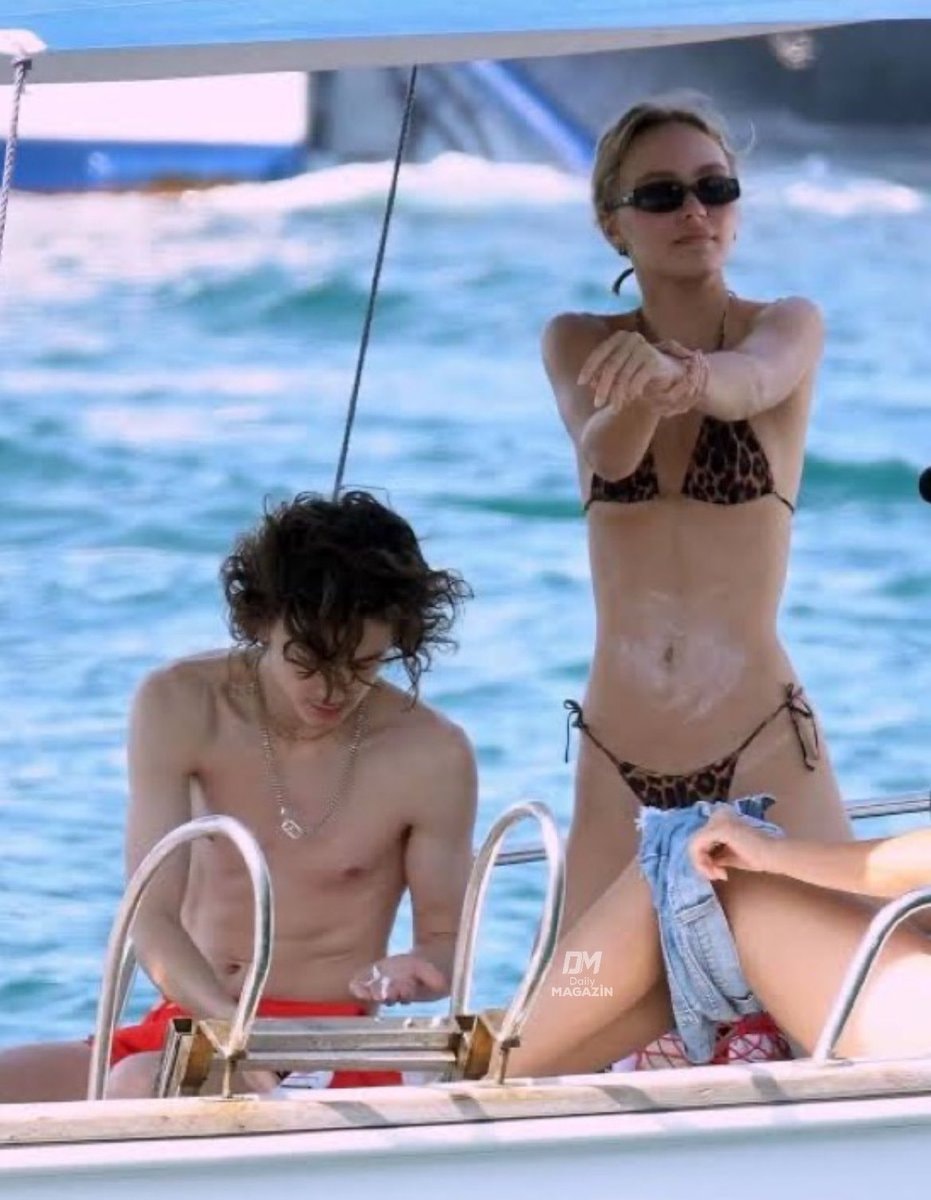 Kylie Jenner Timothée Chalamet boat photos