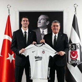 Dusan Vlahovic Beşiktaş UNICEF deal (photo 1 of 2)