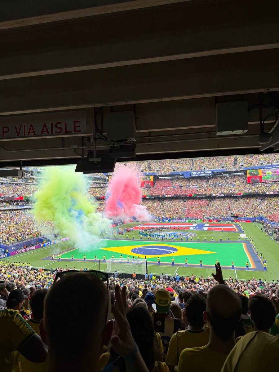 World Cup 2026 stadium crowd (photo 2 of 4)