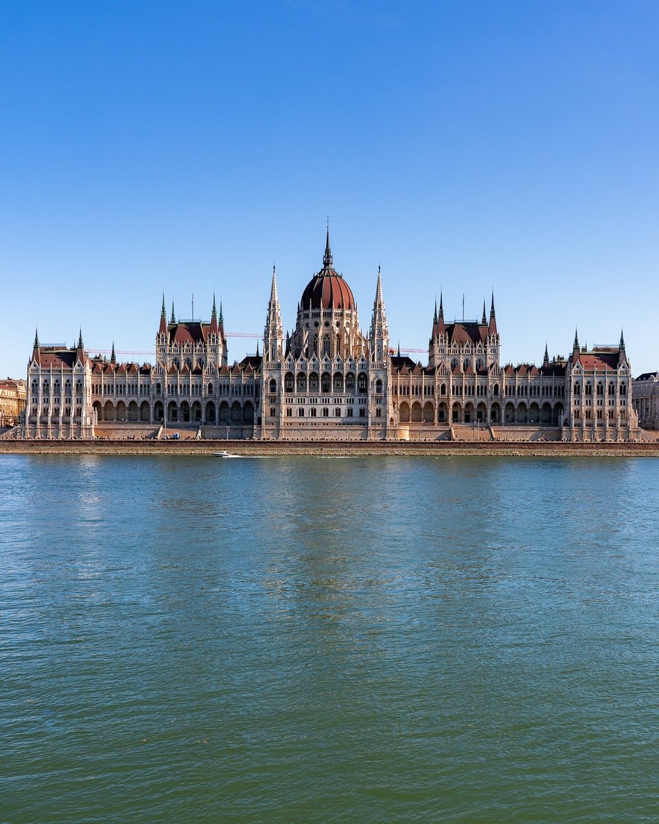 Hungarian Parliament Building in Budapest (photo 2 of 4)