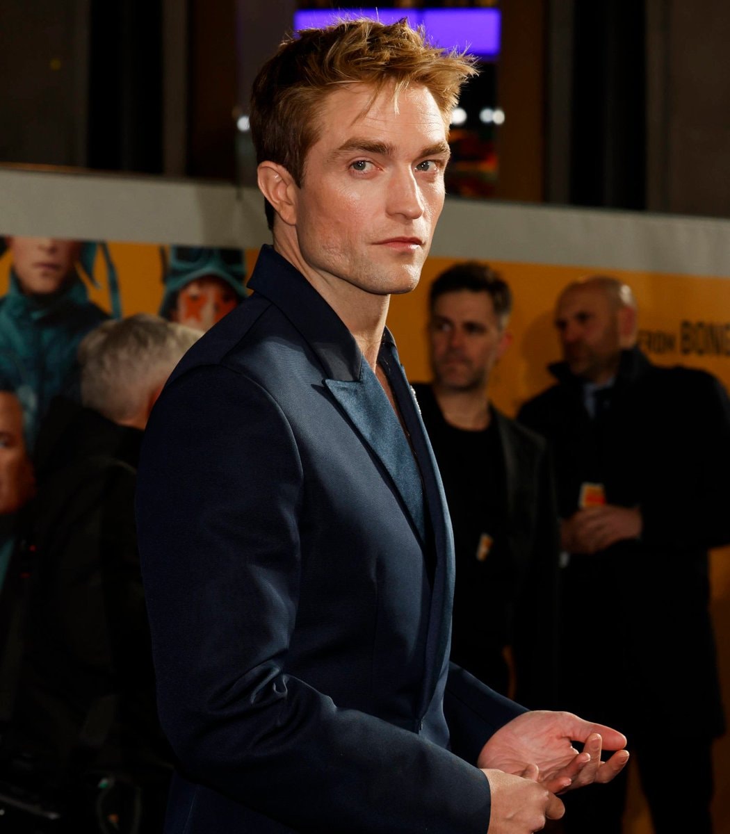 Robert Pattinson on Transformers aesthetic (photo 2 of 2) Robert Pattinson on Transformers aesthetic (photo 2 of 2)
