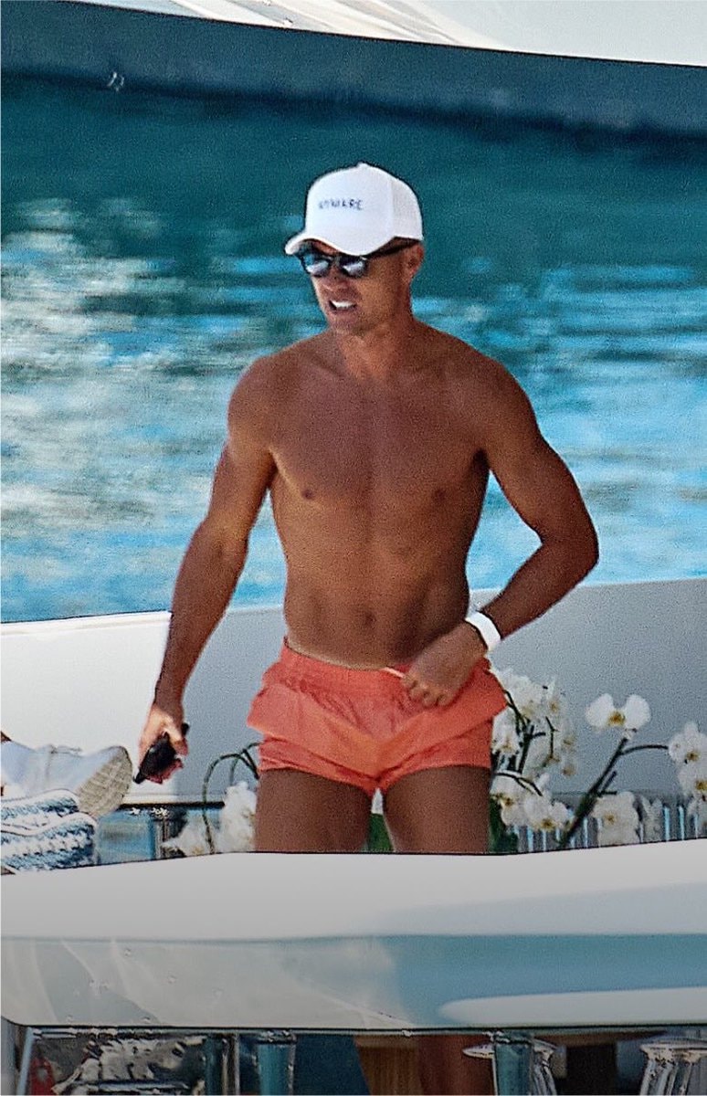 Cristiano Ronaldo Mallorca vacation (photo 2 of 4)