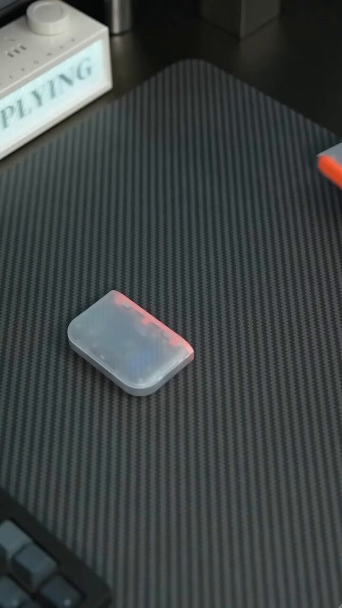 Power bank snap-off stackable