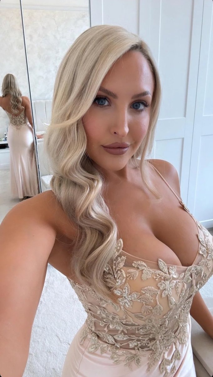Emma Jones selfie