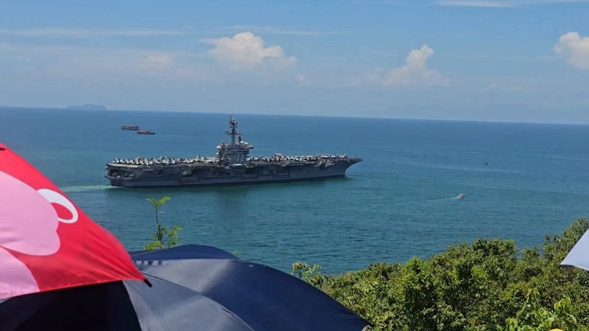 USS Abraham Lincoln leaves Thailand