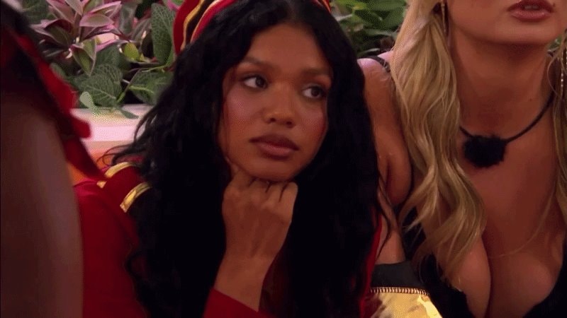 Amora Carl Aniya Mela Love Island drama