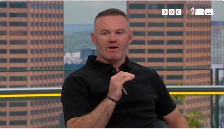wayne rooney on elite midfield build (photo 1 of 2)