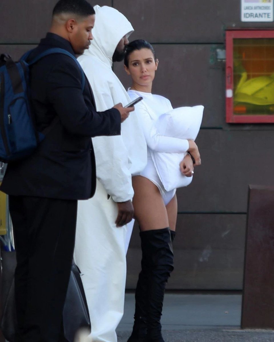 Kanye West Bianca Censori Florence (photo 4 of 4)