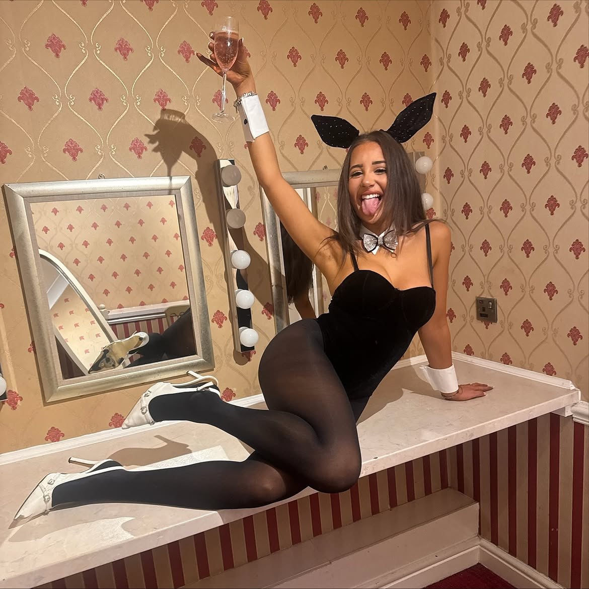 Danibabes bunny costume (photo 2 of 4)