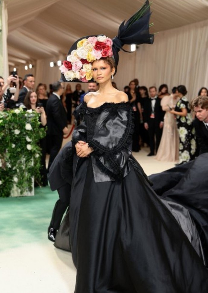Zendaya receiving invitation to the Met Gala (photo 2 of 2)