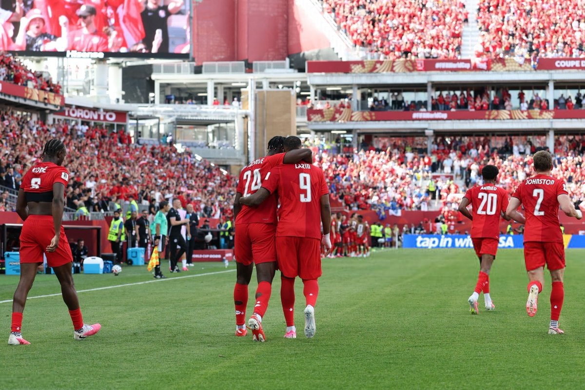 Canada soccer team victory (photo 1 of 4)