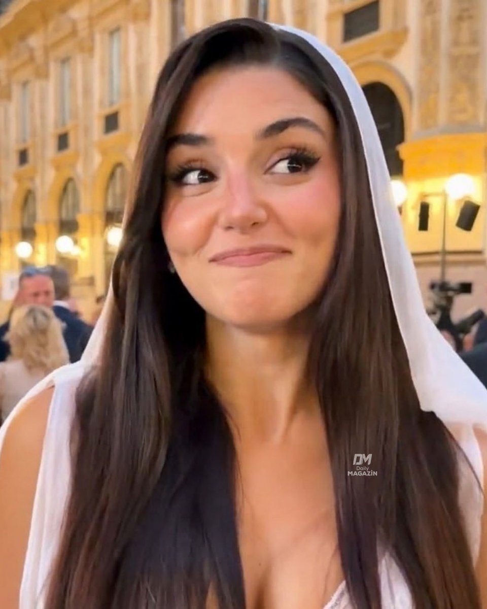 Hande Erçel expressions