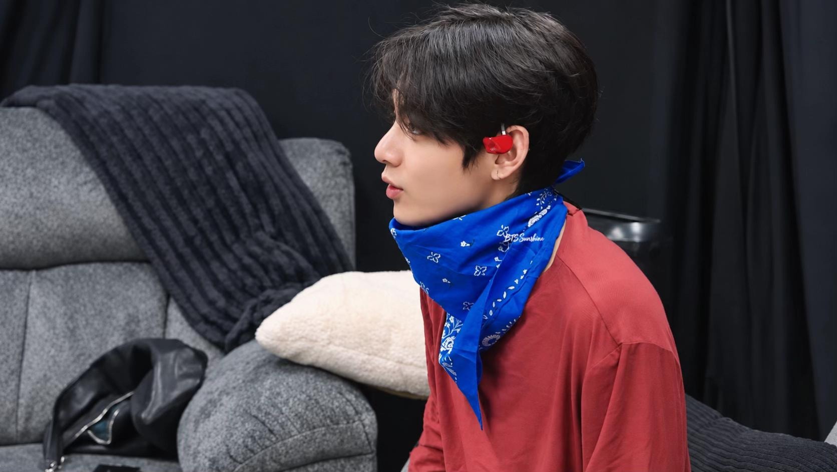 Taehyung BTS Sunshine (photo 2 of 4)