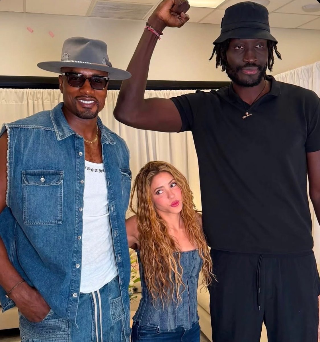 Shakira Serge Ibaka Mamadou N’Diaye (photo 2 of 2)