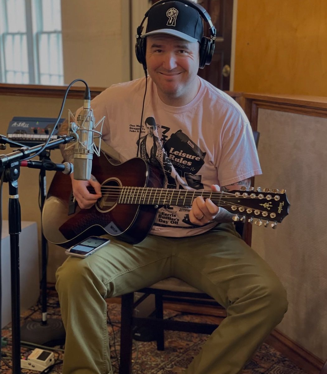 Chad Gilbert New Found Glory guitarist (photo 2 of 2)