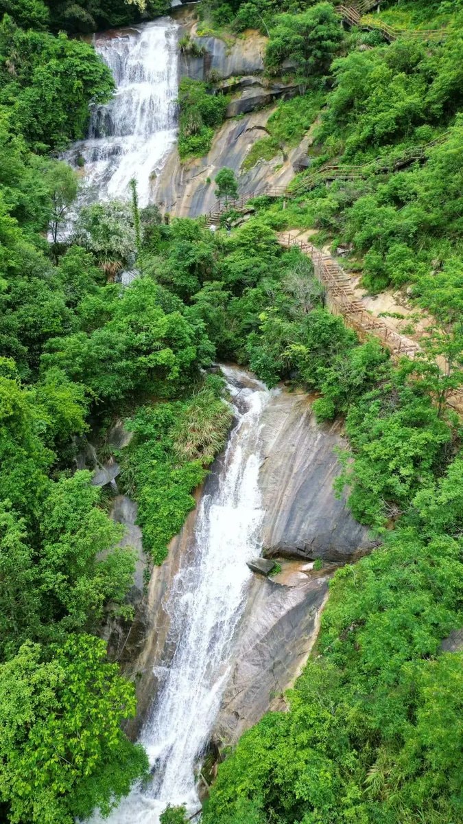 Wuyuan Jiangling Scenic Area (photo 2 of 4)