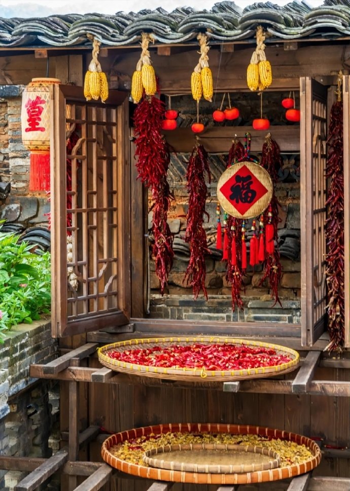 Shaiqiu drying harvest in Huangling, Wuyuan (photo 4 of 4) Shaiqiu drying harvest in Huangling, Wuyuan (photo 4 of 4)