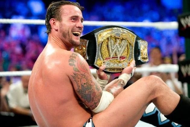 CM Punk vs John Cena Money In The Bank 2011 (photo 3 of 4)