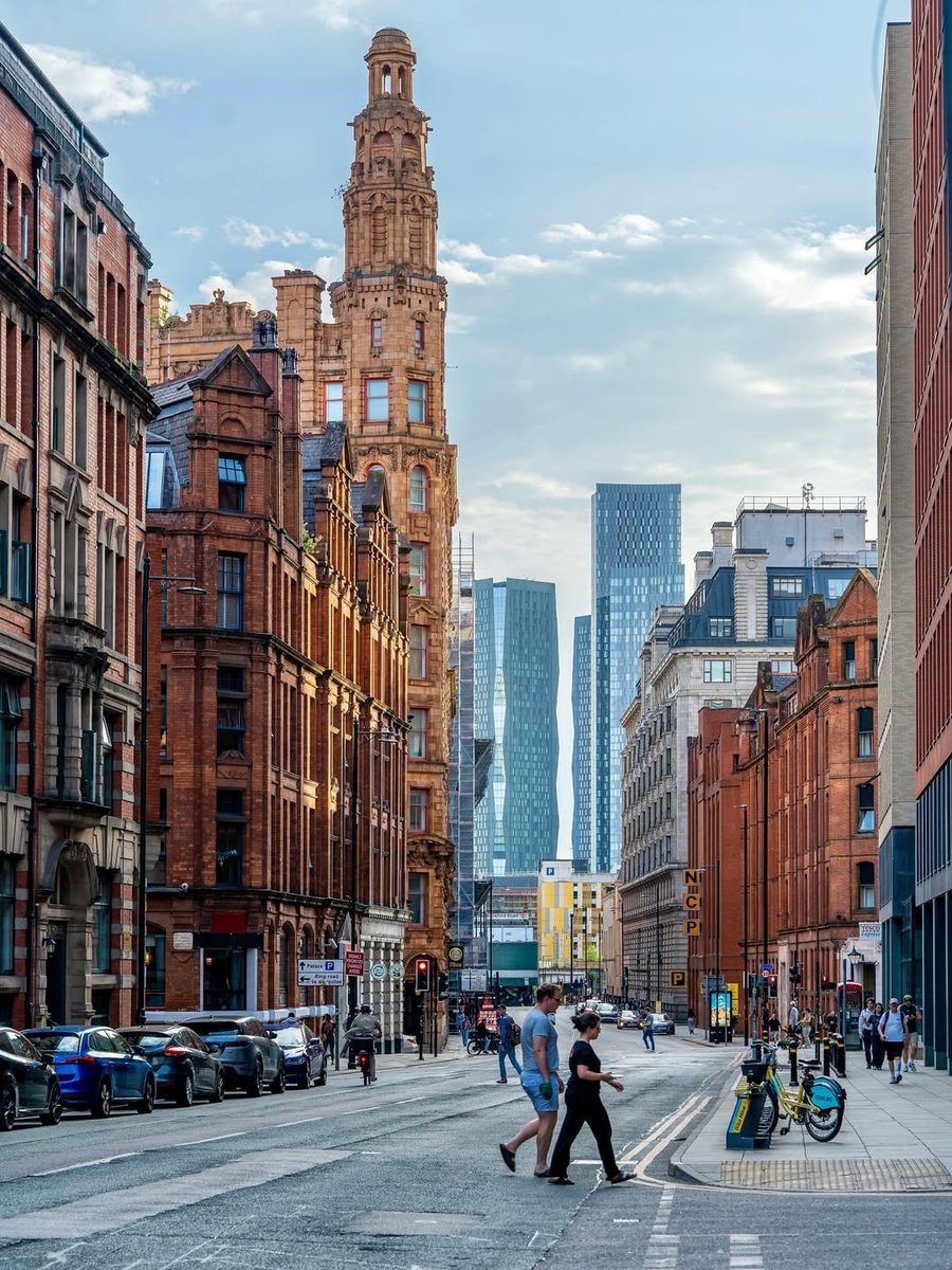 Manchester United Kingdom city street (photo 2 of 2)