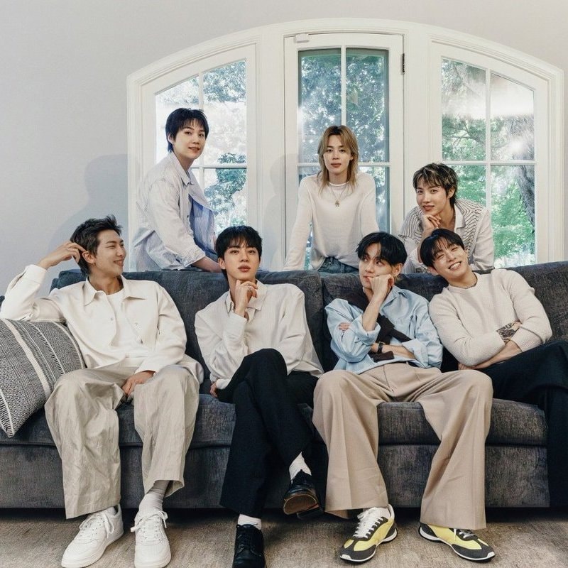 Jihyo TWICE interview BTS paving the way (photo 2 of 2)