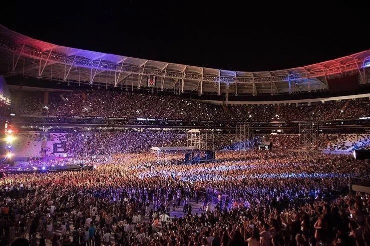 Shakira stadium concerts history