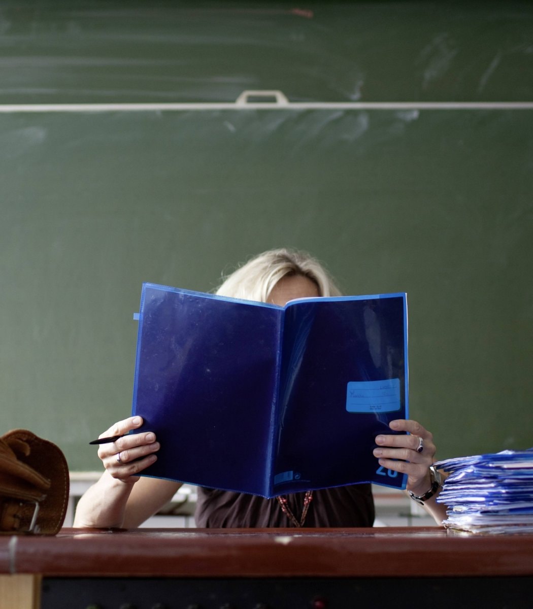 Iowa teacher fired over GoFundMe scheme Iowa teacher fired over GoFundMe scheme