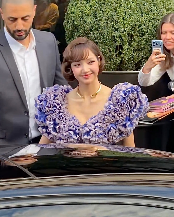 Lisa Louis Vuitton Paris