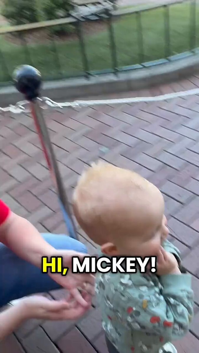 kids see favorite characters