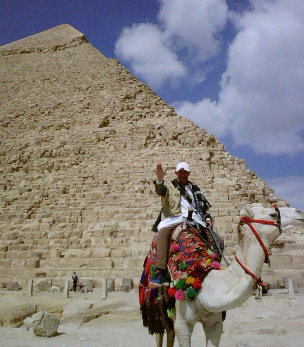 Redditor PSP camera Great Pyramids Egypt (photo 4 of 4)