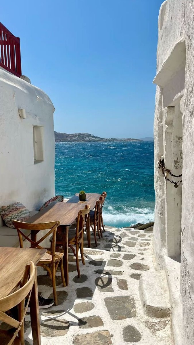 Santorini Greece (photo 2 of 4)