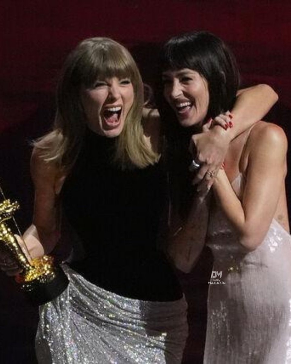 Taylor Swift Artist-Director Honorary Award 2026 VMAs (photo 2 of 2) Taylor Swift Artist-Director Honorary Award 2026 VMAs (photo 2 of 2)