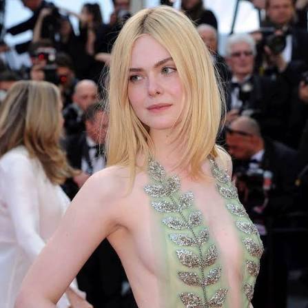 DISCRETION Nicole Kidman Elle Fanning (photo 2 of 2)