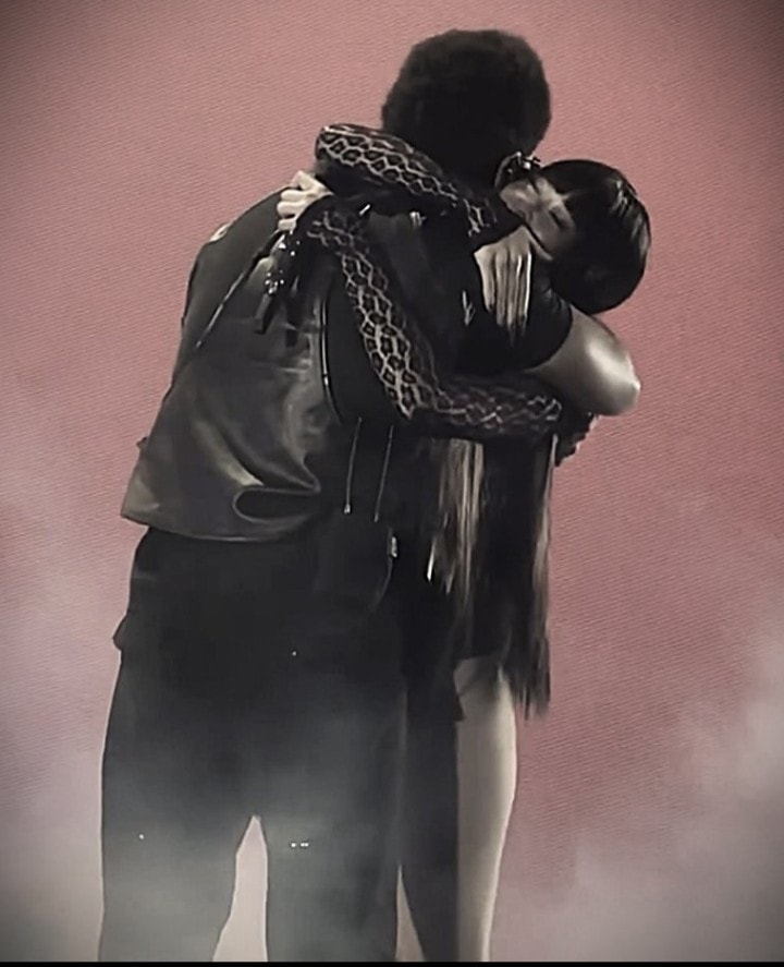 JENNIE and The Weeknd live at Goyang Stadium (photo 2 of 2)
