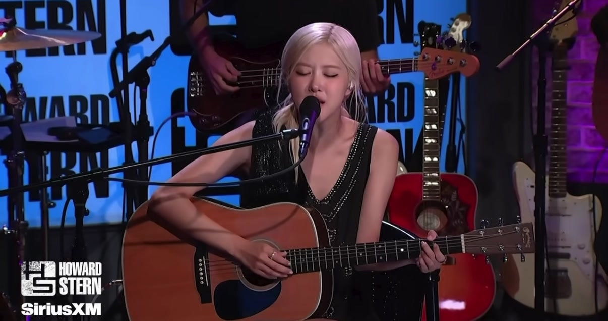Rosé Howard Stern SiriusXM acoustic performance