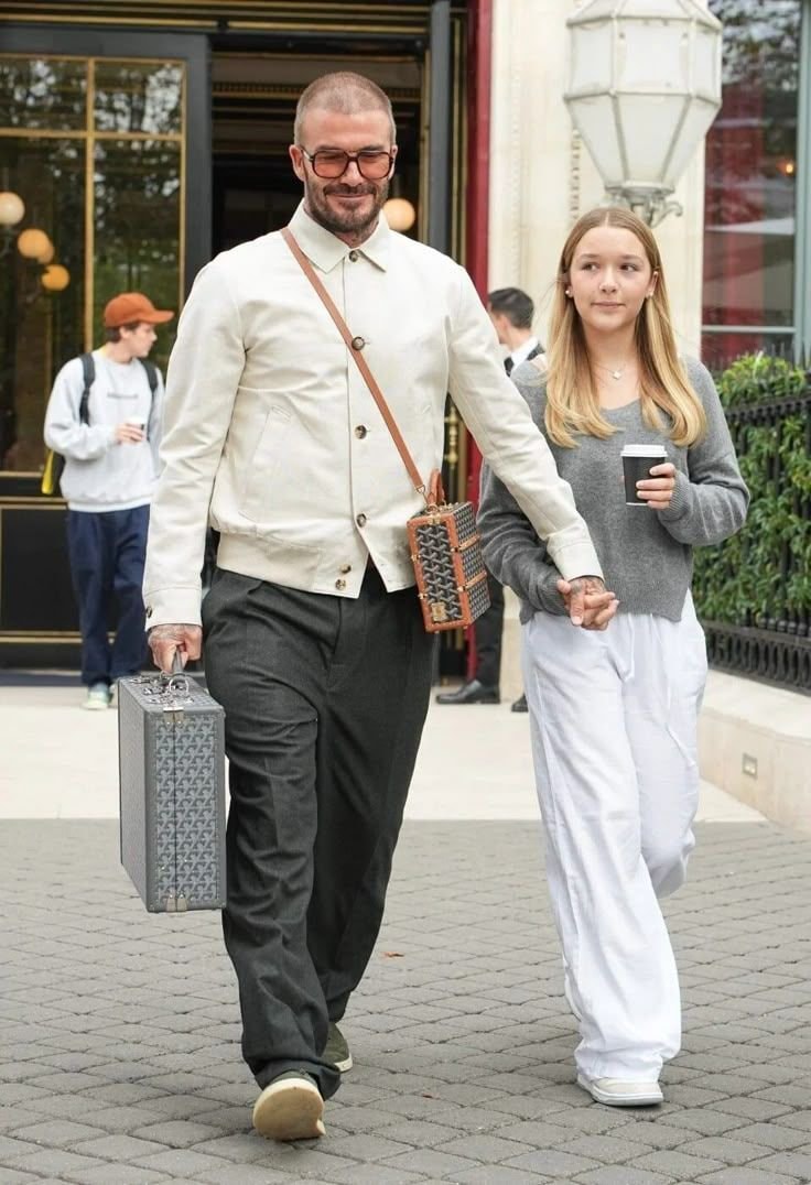 David Beckham and Harper in Paris (photo 2 of 2)