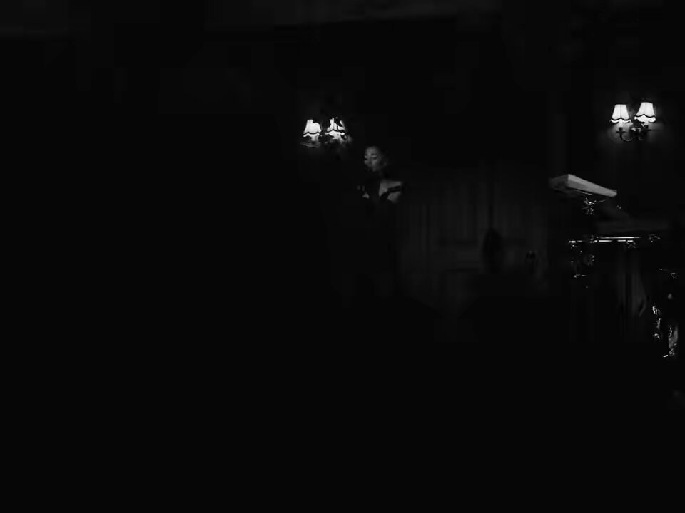 Ariana Grande performs freak live for the first time