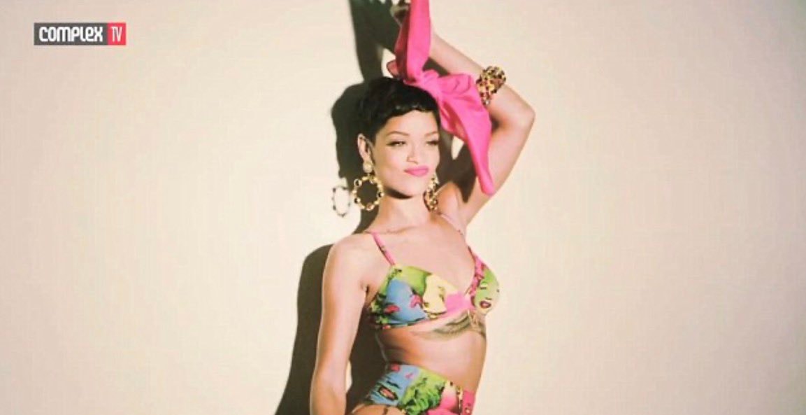 Rihanna Complex 2012 (photo 3 of 4)