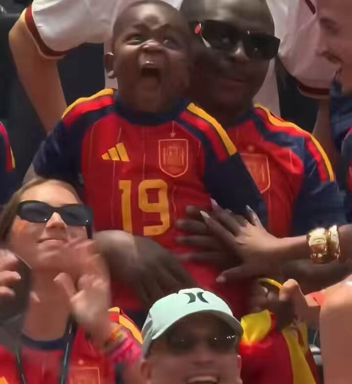 Lamine Yamal brother Spain lucky charm
