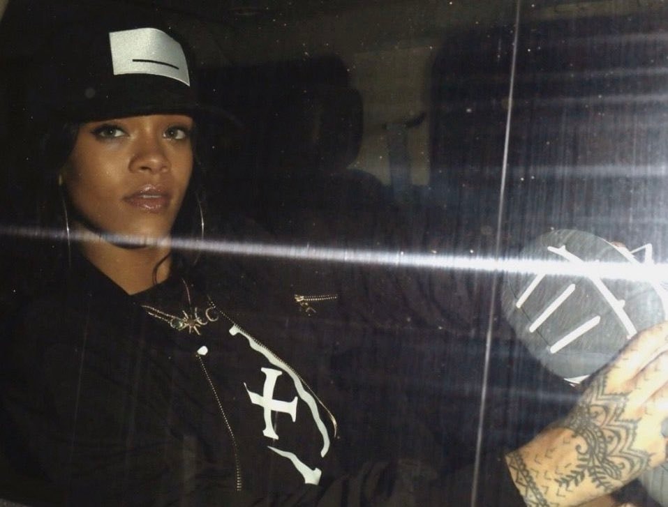 Rihanna (photo 4 of 4)