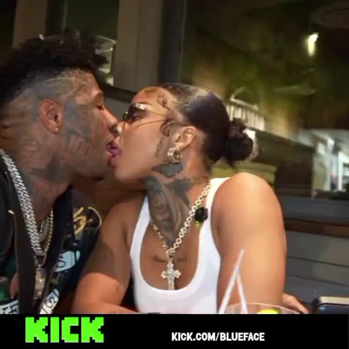 Couple kissing clip reaction