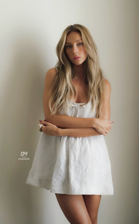 Ester Expósito white dress 2000