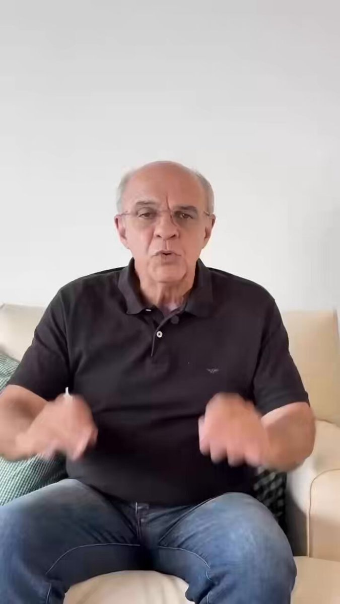 Eduardo Bandeira de Mello vota Lula