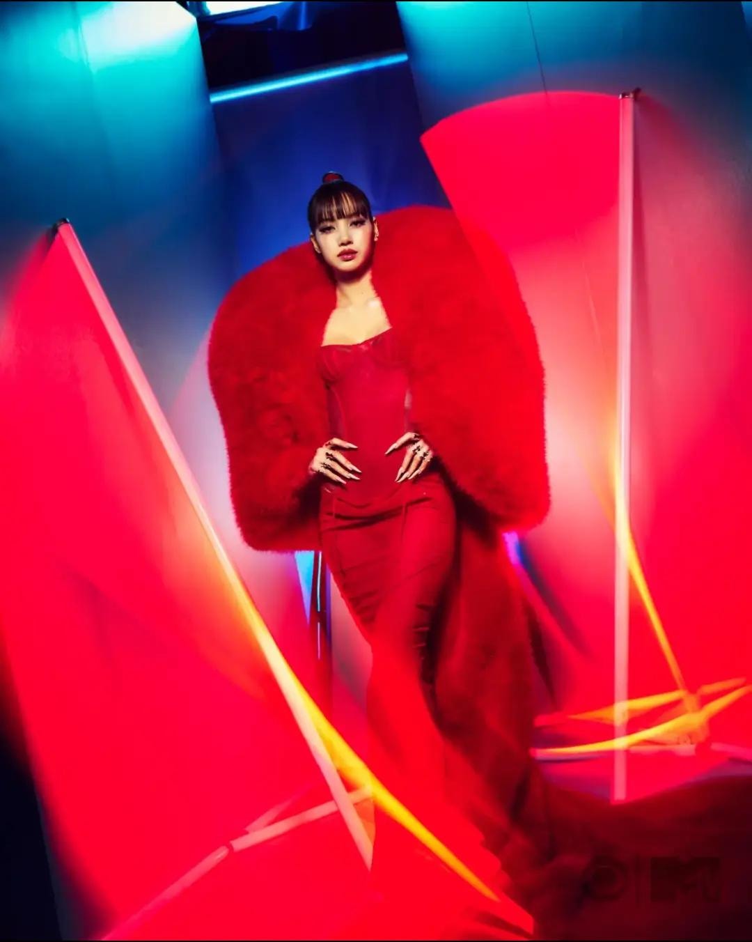 Lisa VMAs Best Dressed Rankings (photo 3 of 4)